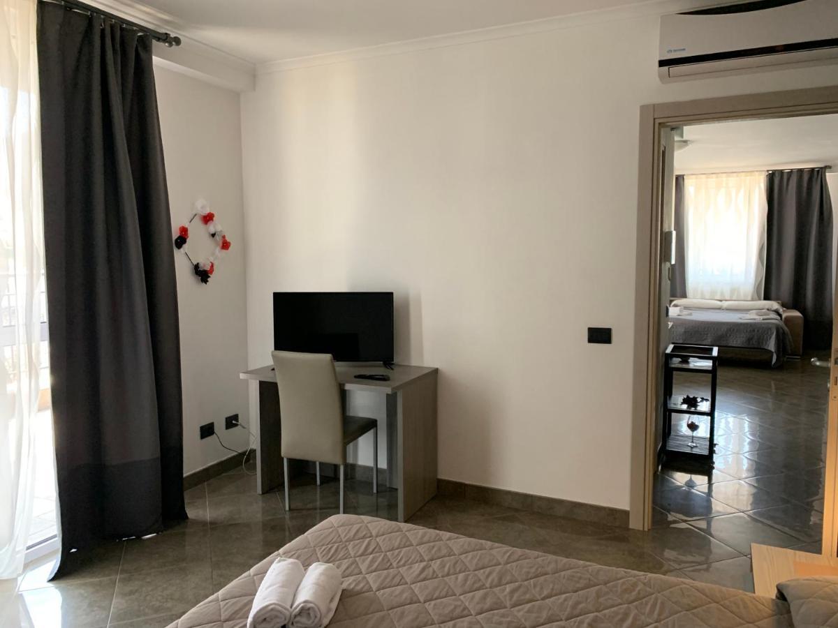 Raggio Di Sole Aparthotel San Cesareo Exteriör bild