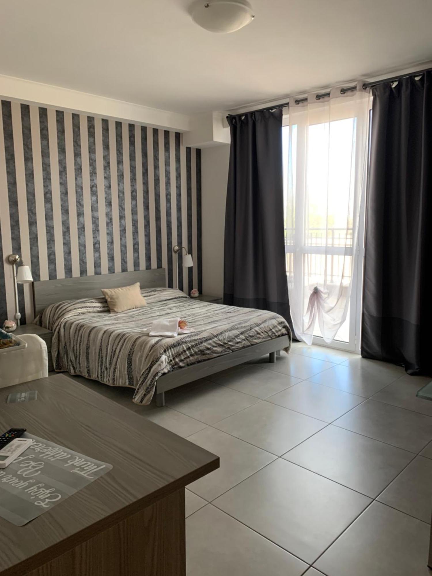 Raggio Di Sole Aparthotel San Cesareo Exteriör bild